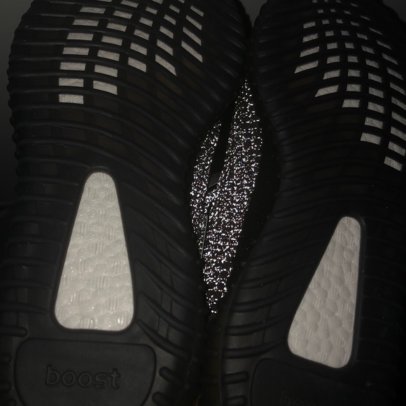 Yeezy Boost 350 V2 “Static Black” - Picture 6 of 8